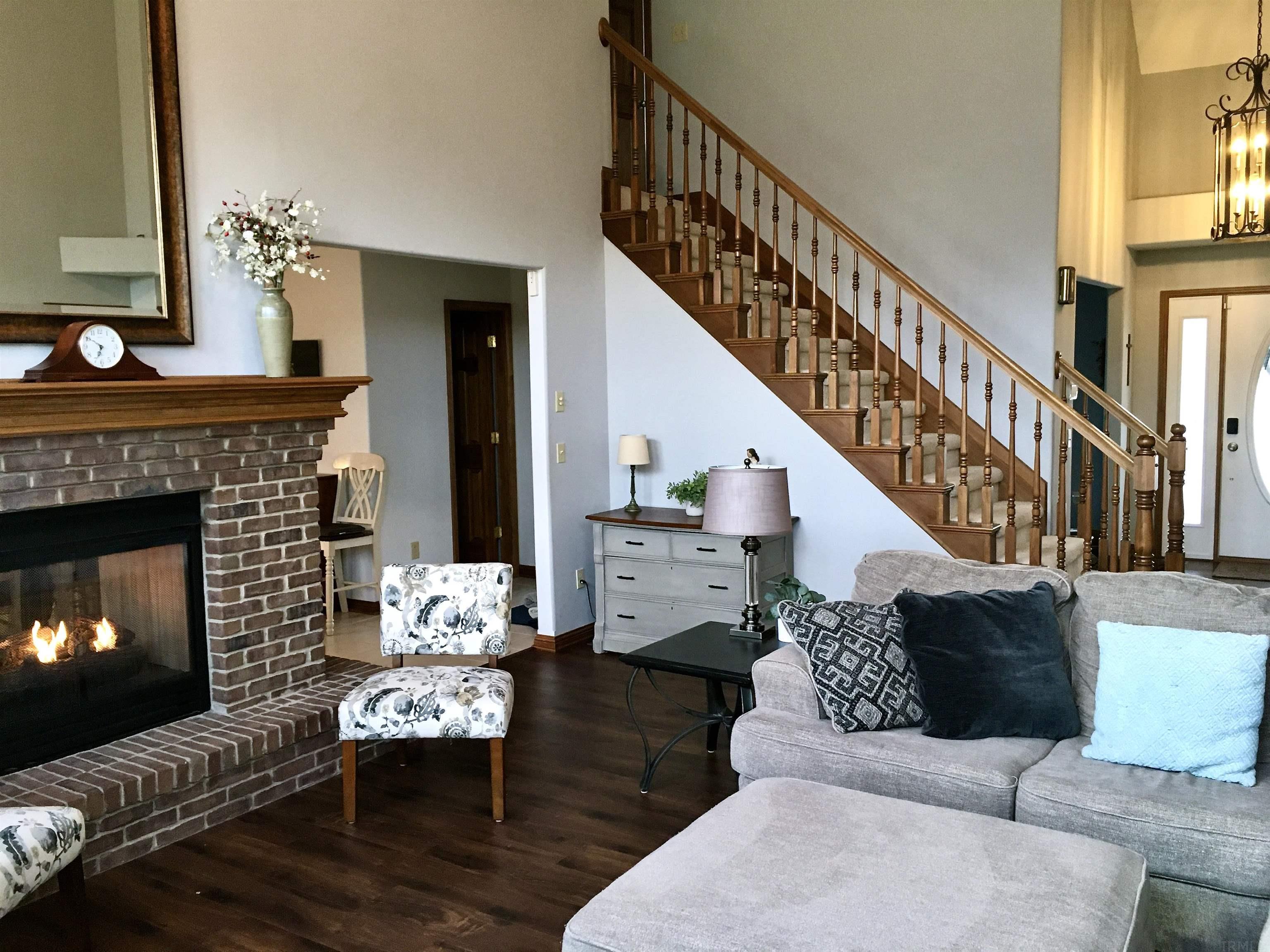2115 Point Wood Road Fort Wayne, IN 46818 - Photo 9 of 36