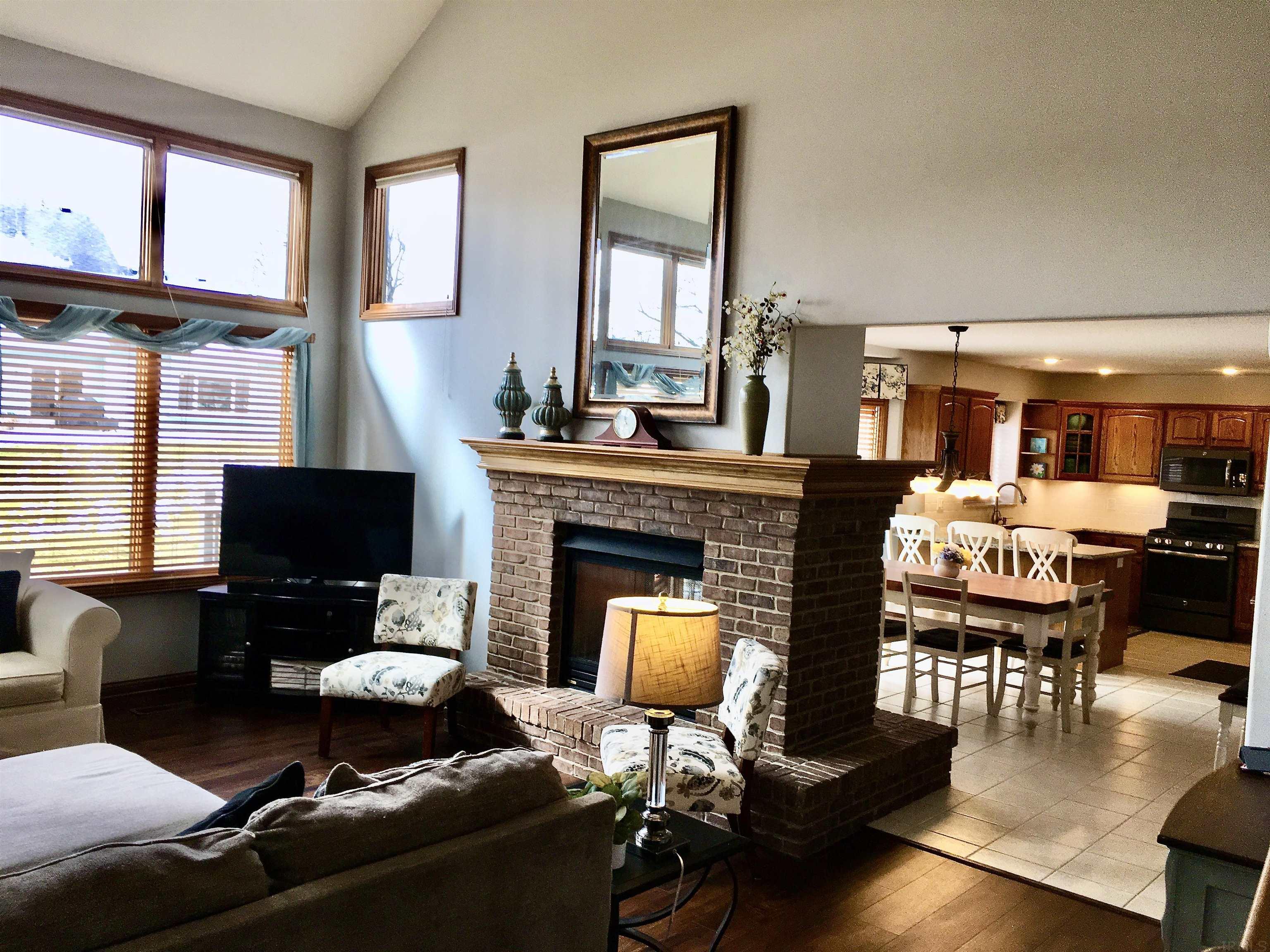 2115 Point Wood Road Fort Wayne, IN 46818 - Photo 10 of 36