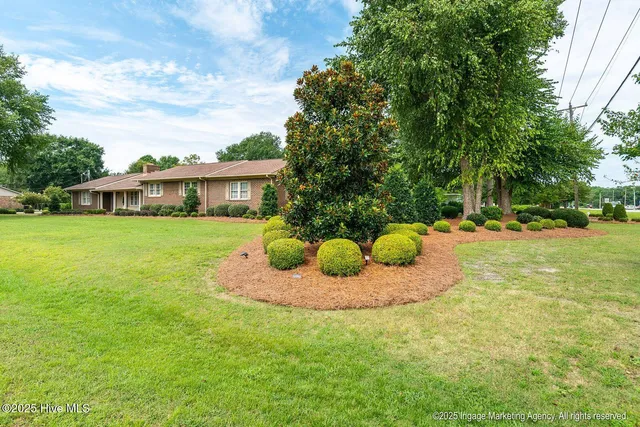 $389,600 | 101 Edgemont Drive, Snow Hill, NC 28580