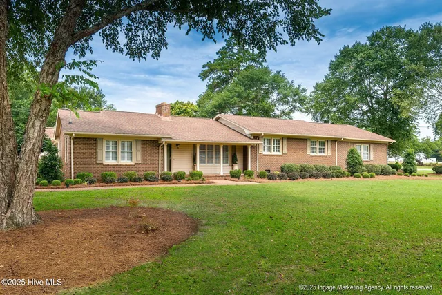 $389,600 | 101 Edgemont Drive, Snow Hill, NC 28580