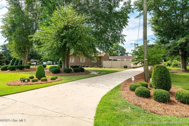 $389,600 | 101 Edgemont Drive, Snow Hill, NC 28580