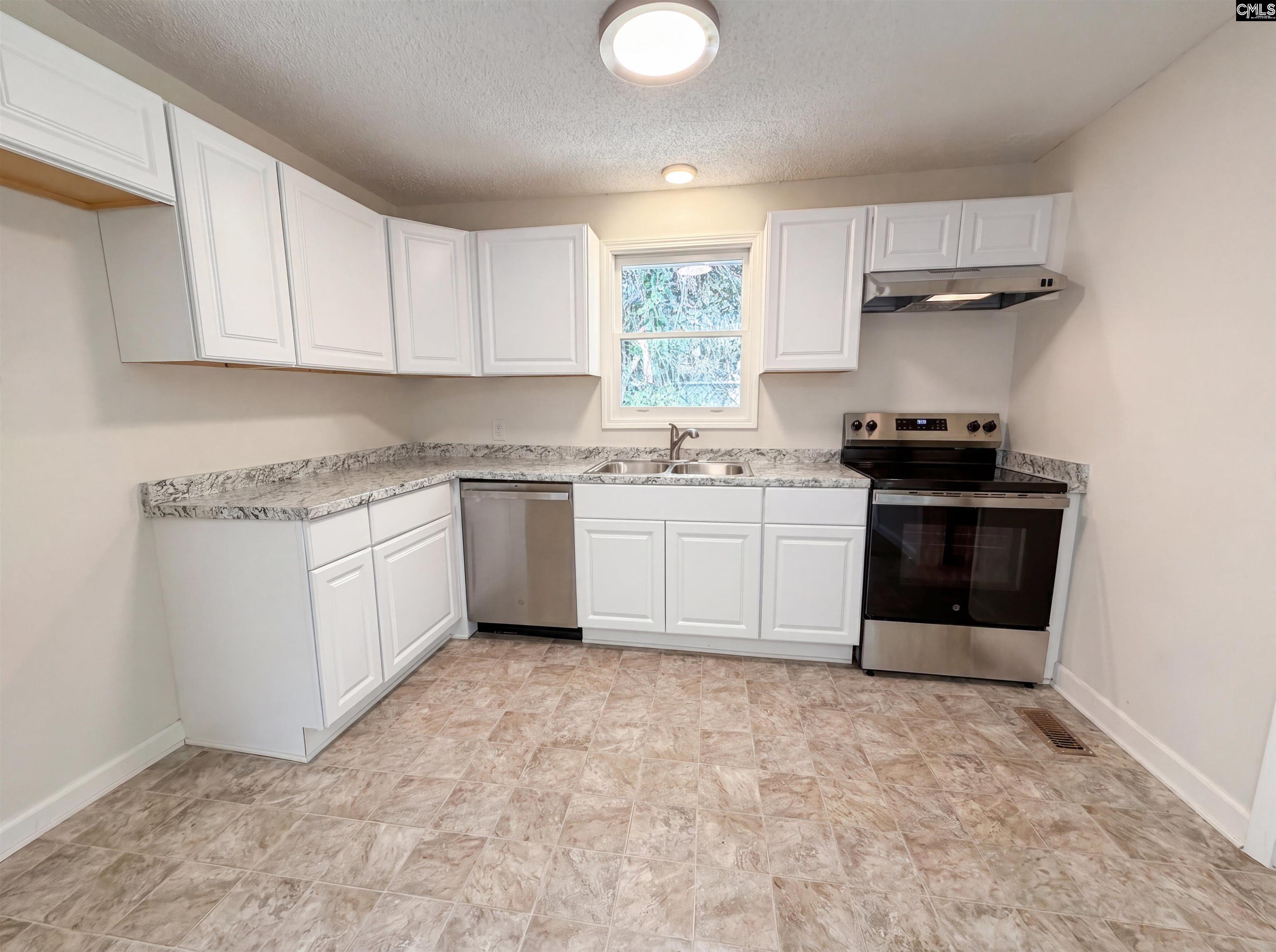 2112 Axson Street Cayce, SC 29033 - Photo 2 of 17