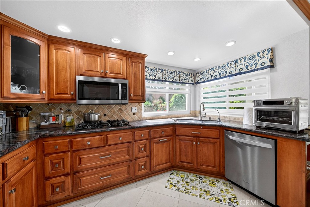 198 Sunflower Street Brea, CA 92821 - Photo 32 of 66