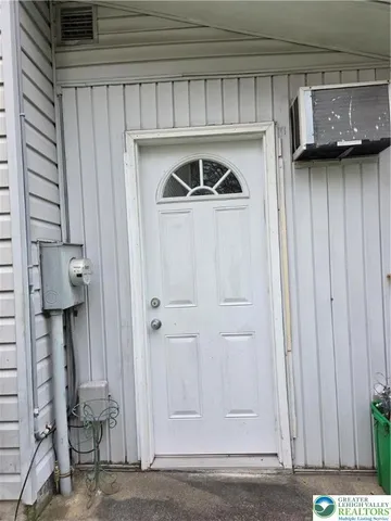 $319,850 | 127 East Lynnwood Street, Allentown, PA 18103