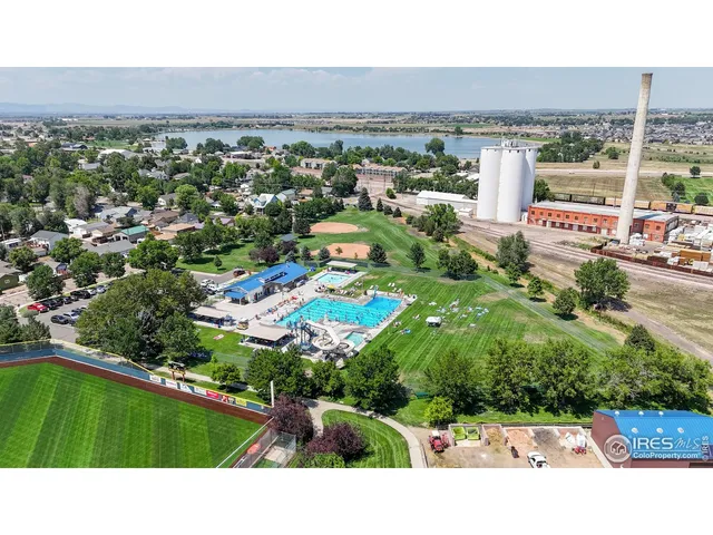 a picture of city view