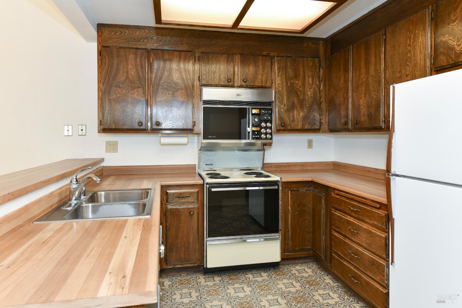 3007 Loma Court Santa Rosa, CA 95405 - Photo 11 of 43