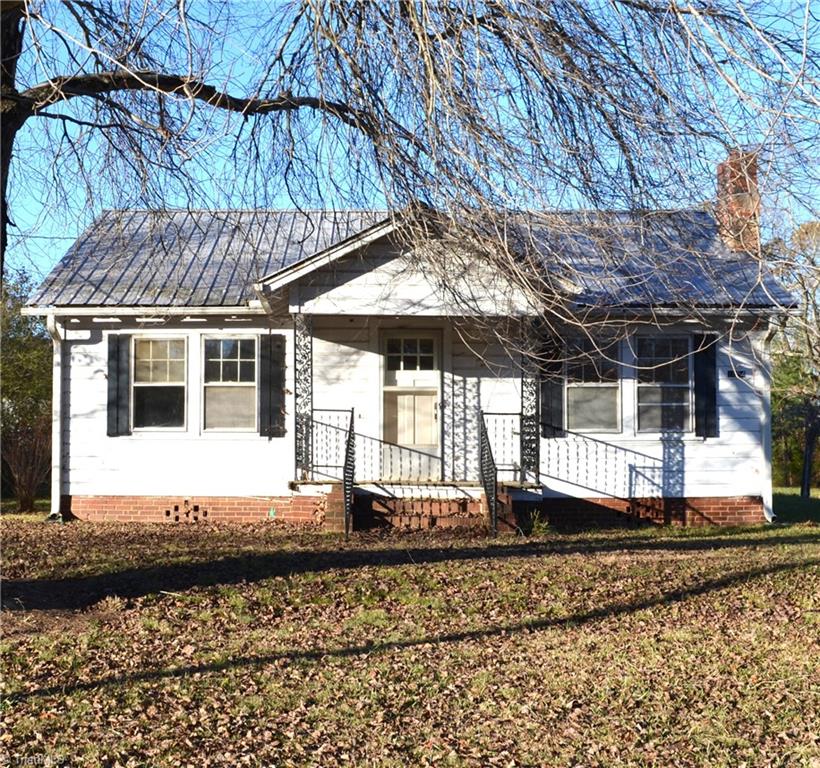 1054 Boones Cave Road Lexington, NC 27295 - Photo 2 of 10 Gallery Image 2