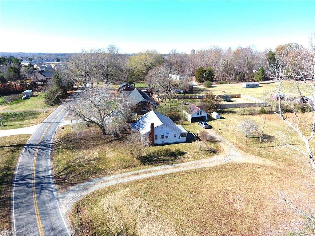 1054 Boones Cave Road Lexington, NC 27295 - Photo 8 of 10 Gallery Image 8