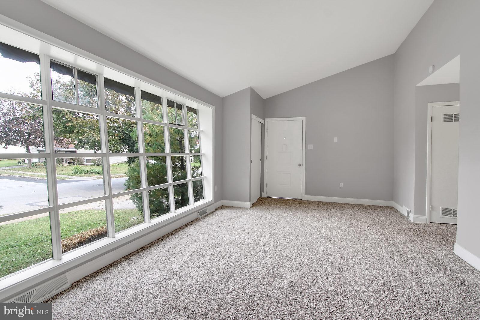 736 Fireside Road York, PA 17404 - Photo 5 of 26