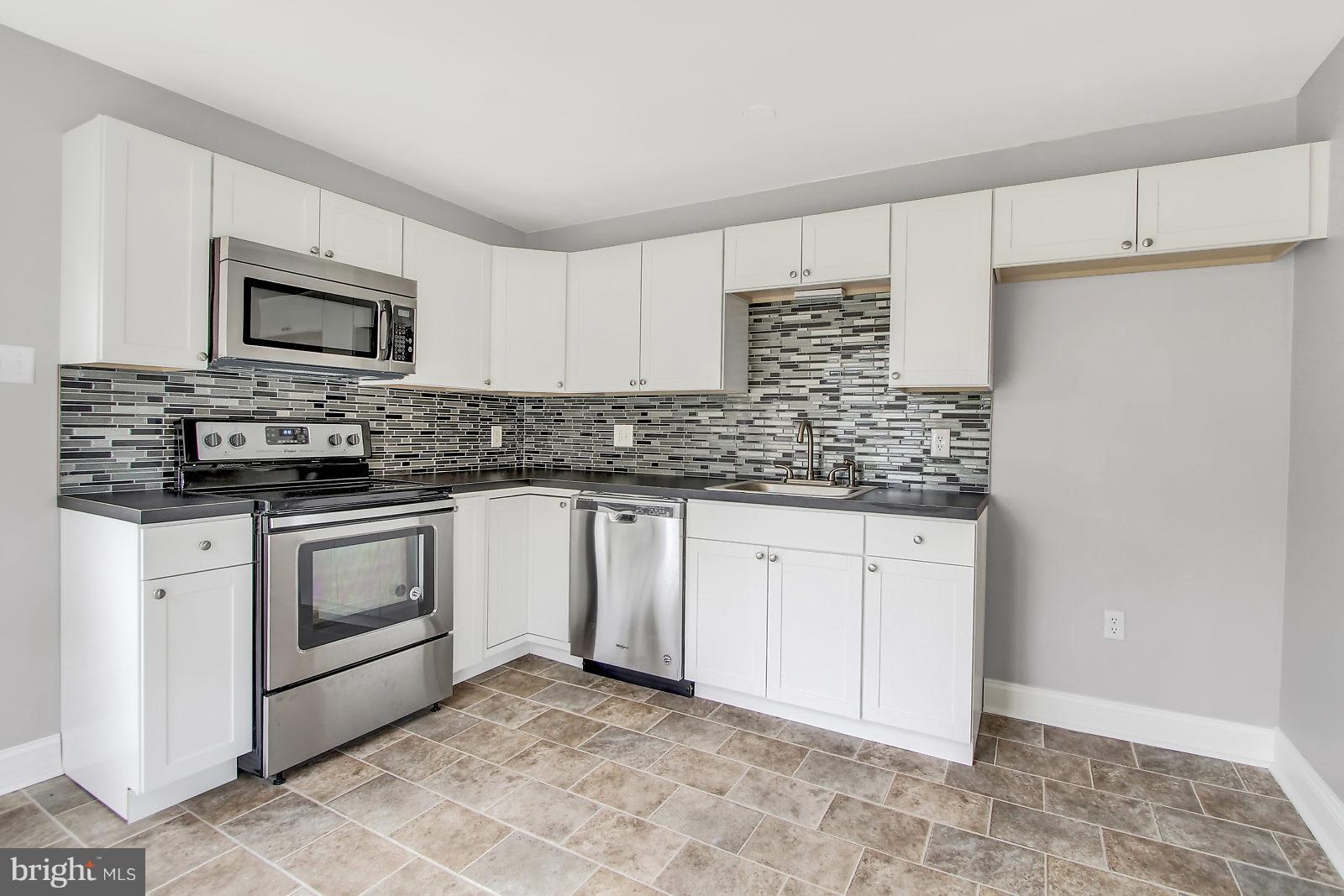 736 Fireside Road York, PA 17404 - Photo 7 of 26