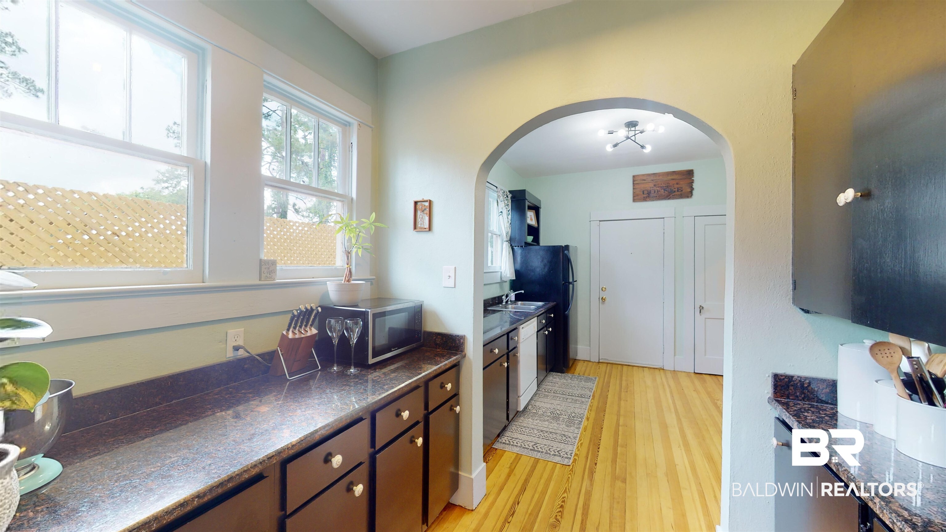 255 Crenshaw Street Mobile, AL 36606 - Photo 8 of 22