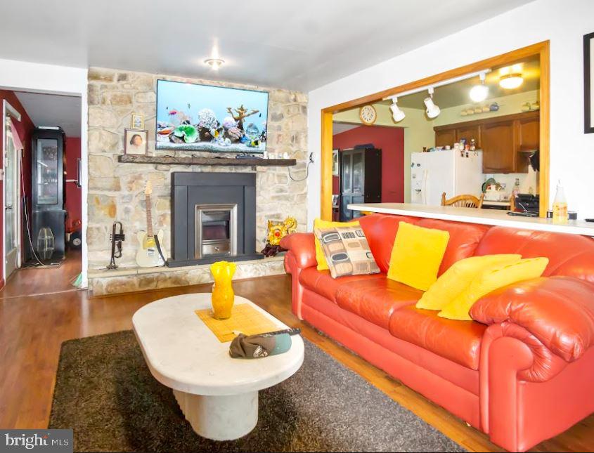 209 Brookside Road Norristown, PA 19401 - Photo 3 of 21 Gallery Image 3
