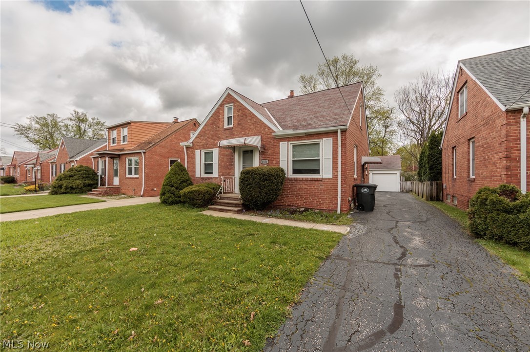 1551 Winchester Road Cleveland, OH 44124 - Photo 2 of 48