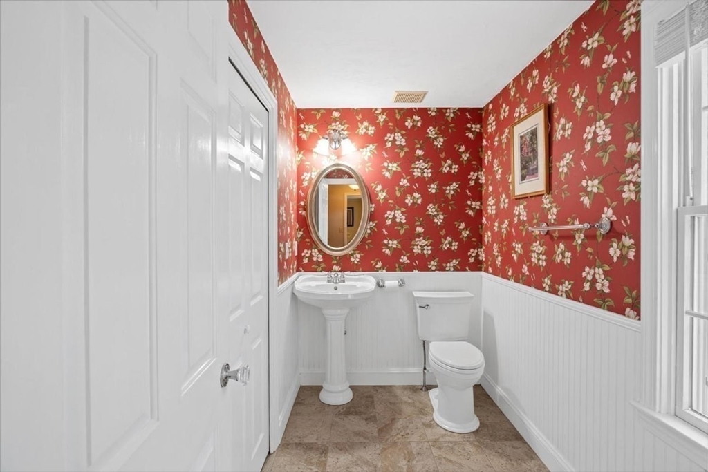 137 Wolf Pond Road Kingston, MA 02364 - Photo 16 of 32 Gallery Image 16