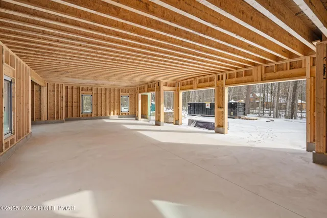 $2,899,000 | 105 Boones Trail, Pocono Pines, PA 18350