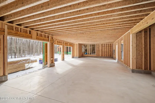 $2,899,000 | 105 Boones Trail, Pocono Pines, PA 18350