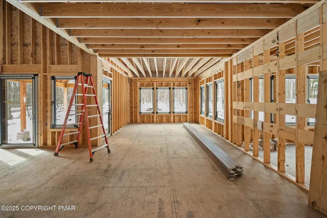 $2,899,000 | 105 Boones Trail, Pocono Pines, PA 18350