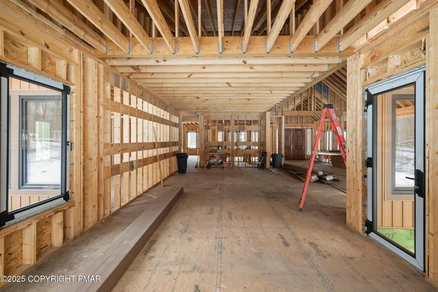 $2,899,000 | 105 Boones Trail, Pocono Pines, PA 18350