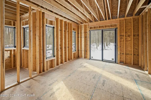 $2,899,000 | 105 Boones Trail, Pocono Pines, PA 18350