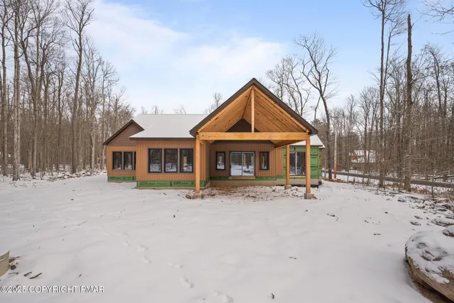 $2,899,000 | 105 Boones Trail, Pocono Pines, PA 18350