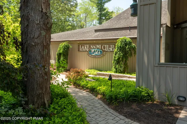 $2,899,000 | 105 Boones Trail, Pocono Pines, PA 18350