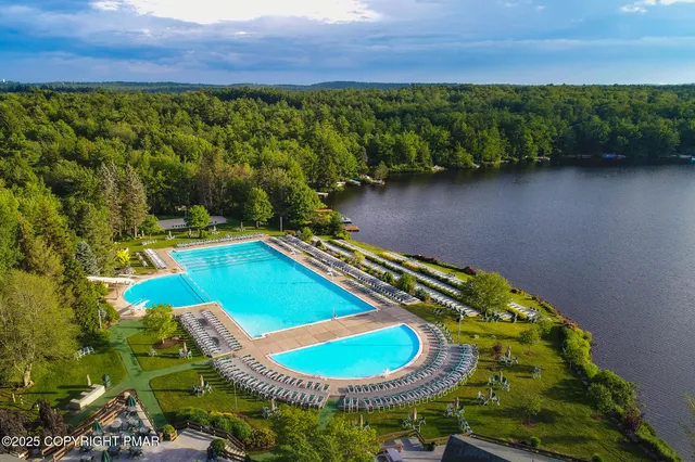 $2,899,000 | 105 Boones Trail, Pocono Pines, PA 18350