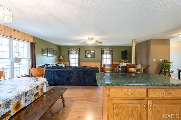 $299,000 | 20305 Pigeon Creek Road, Licking, MO 65542
