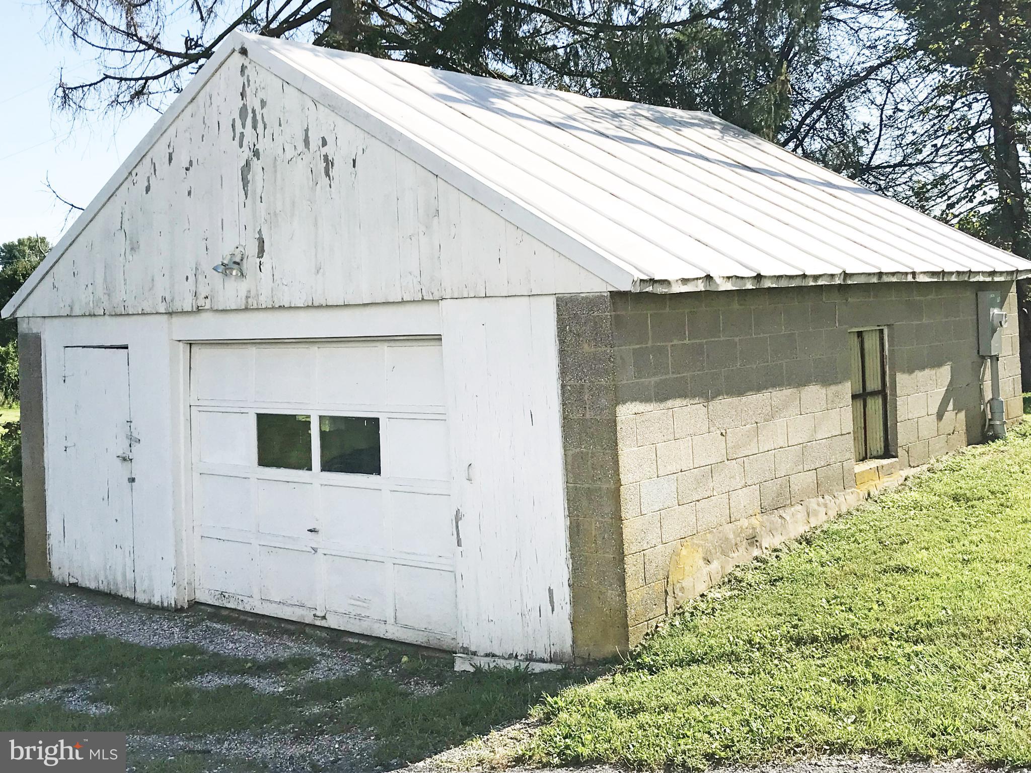 3754 Shiloh Road, Unit GARAGE Hampstead, MD 21074 - Photo 3 of 3 The building has electric. Separate meter.