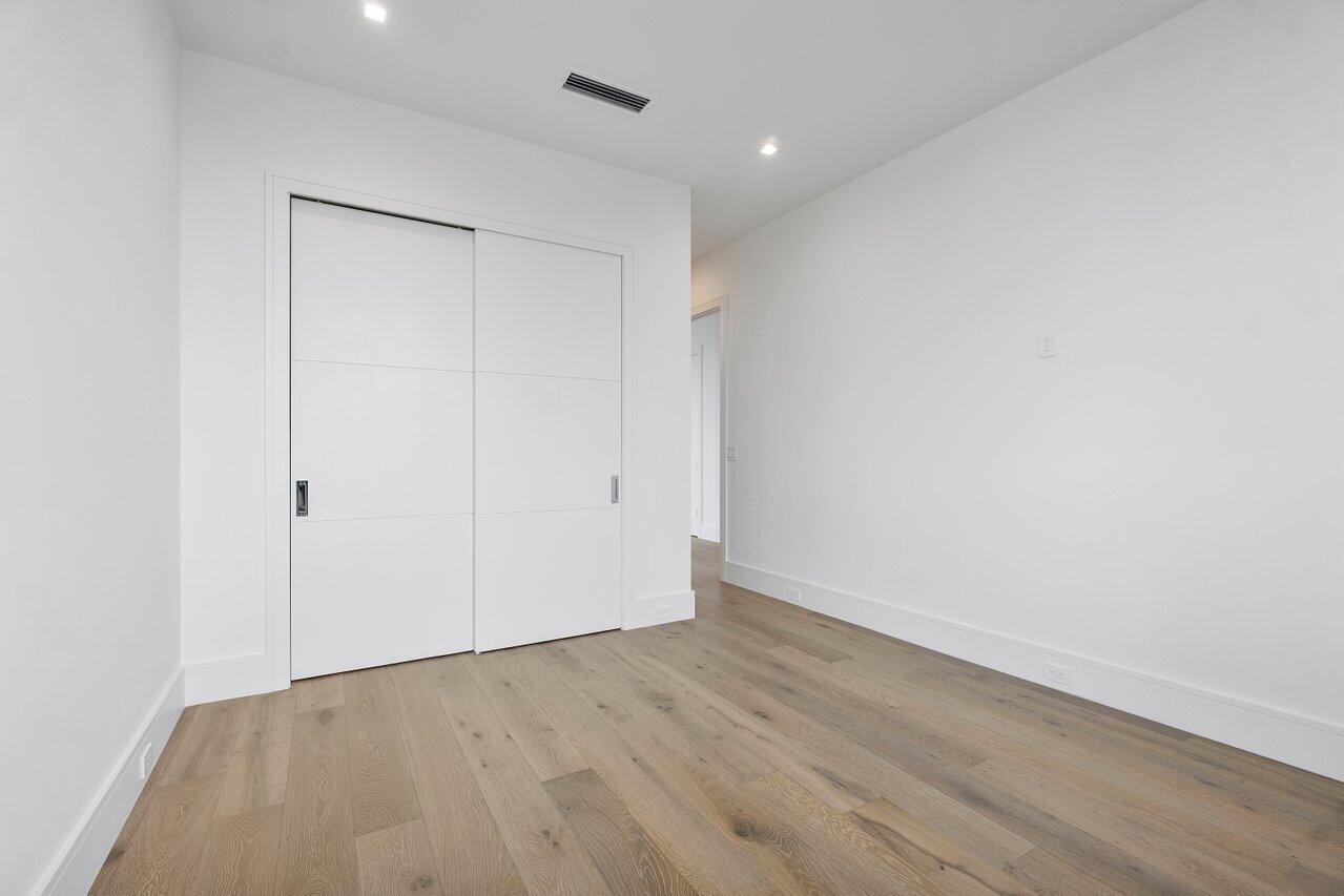 320 Northeast Wavecrest Way Boca Raton, FL 33432 - Photo 28 of 48 a view of an empty room