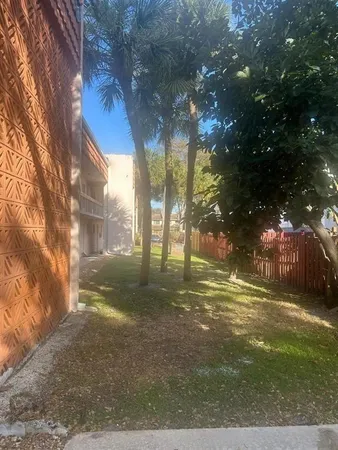 $1,950 | 7610 Stirling Road, Unit 202G, Davie, FL 33024