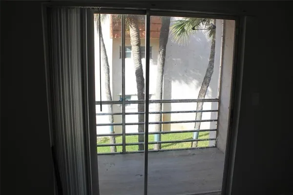 $1,950 | 7610 Stirling Road, Unit 202G, Davie, FL 33024