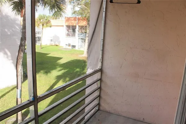 $1,950 | 7610 Stirling Road, Unit 202G, Davie, FL 33024