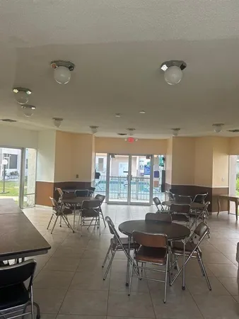 $1,950 | 7610 Stirling Road, Unit 202G, Davie, FL 33024