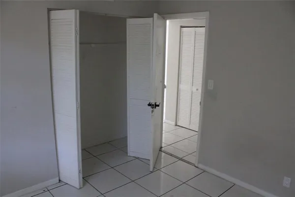 $1,950 | 7610 Stirling Road, Unit 202G, Davie, FL 33024