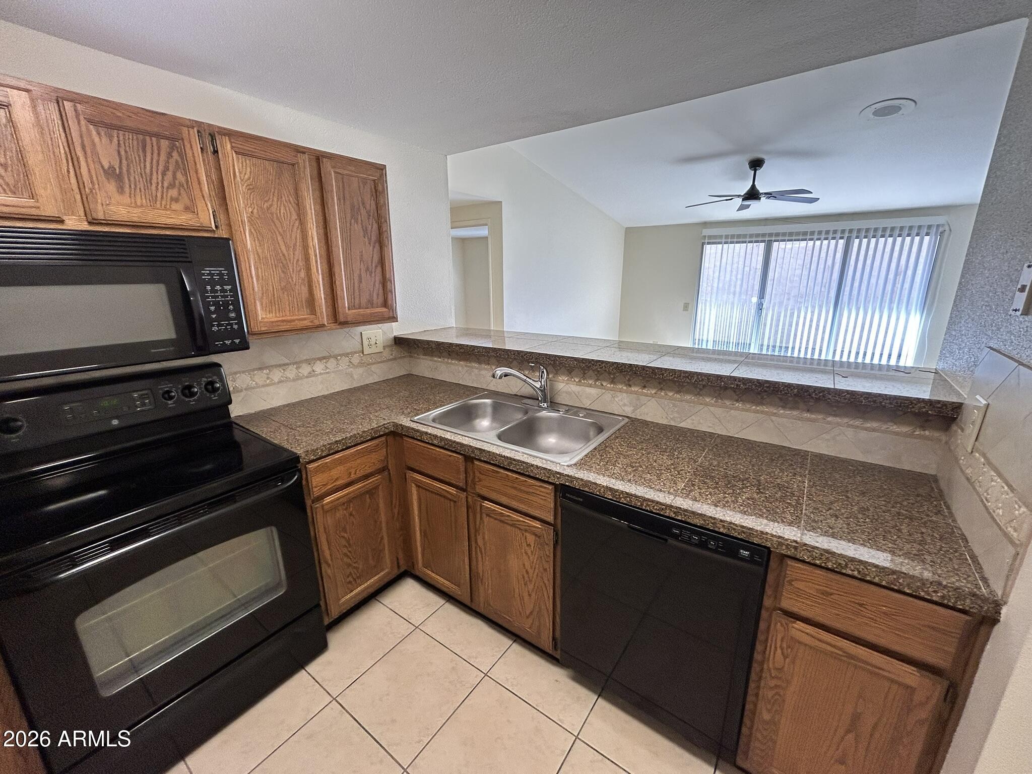 1762 West Colt Road Chandler, AZ 85224 - Photo 17 of 36 d kitchen3
