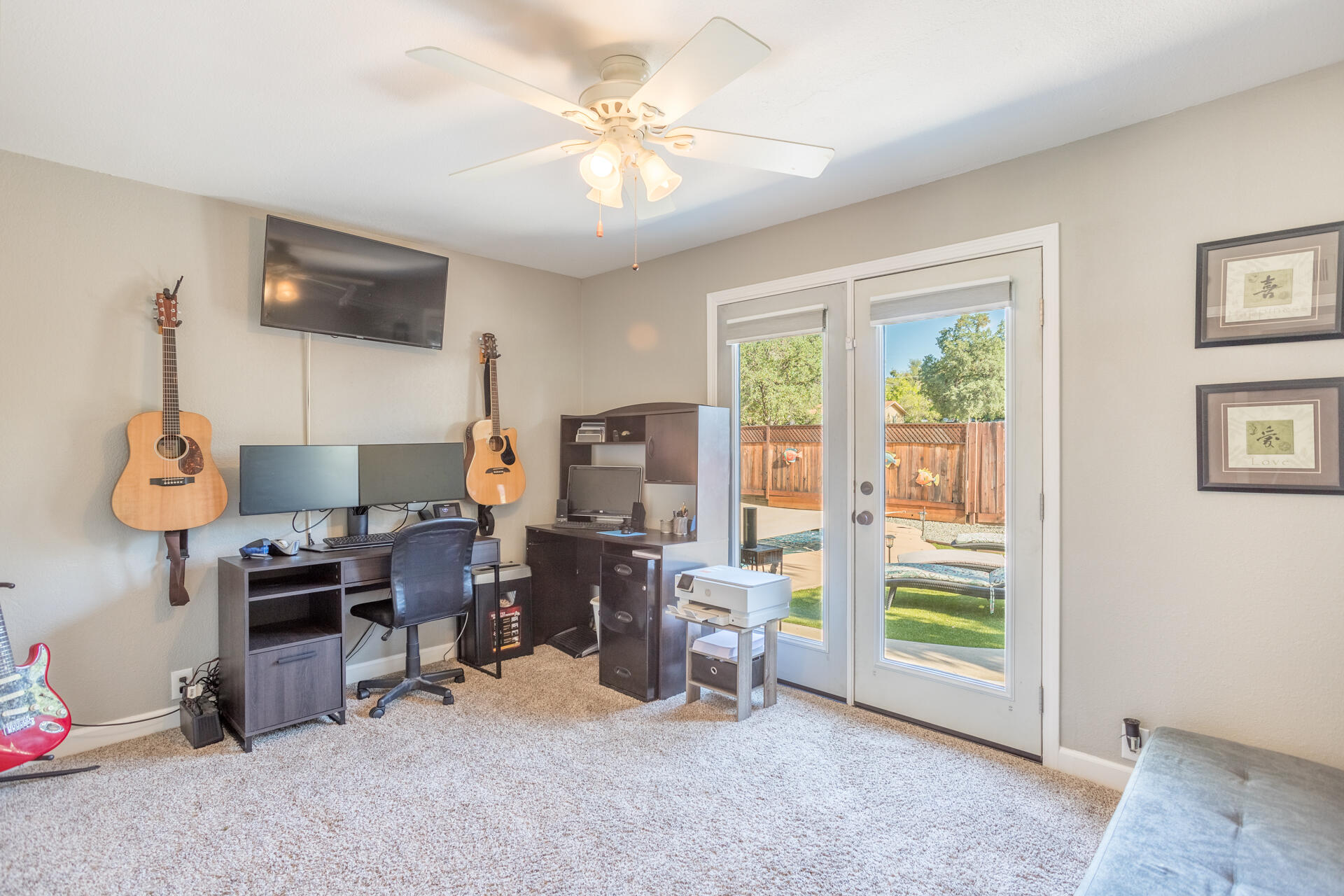 2766 Robert Court Redding, CA 96002 - Photo 13 of 28 a room with furniture and a window