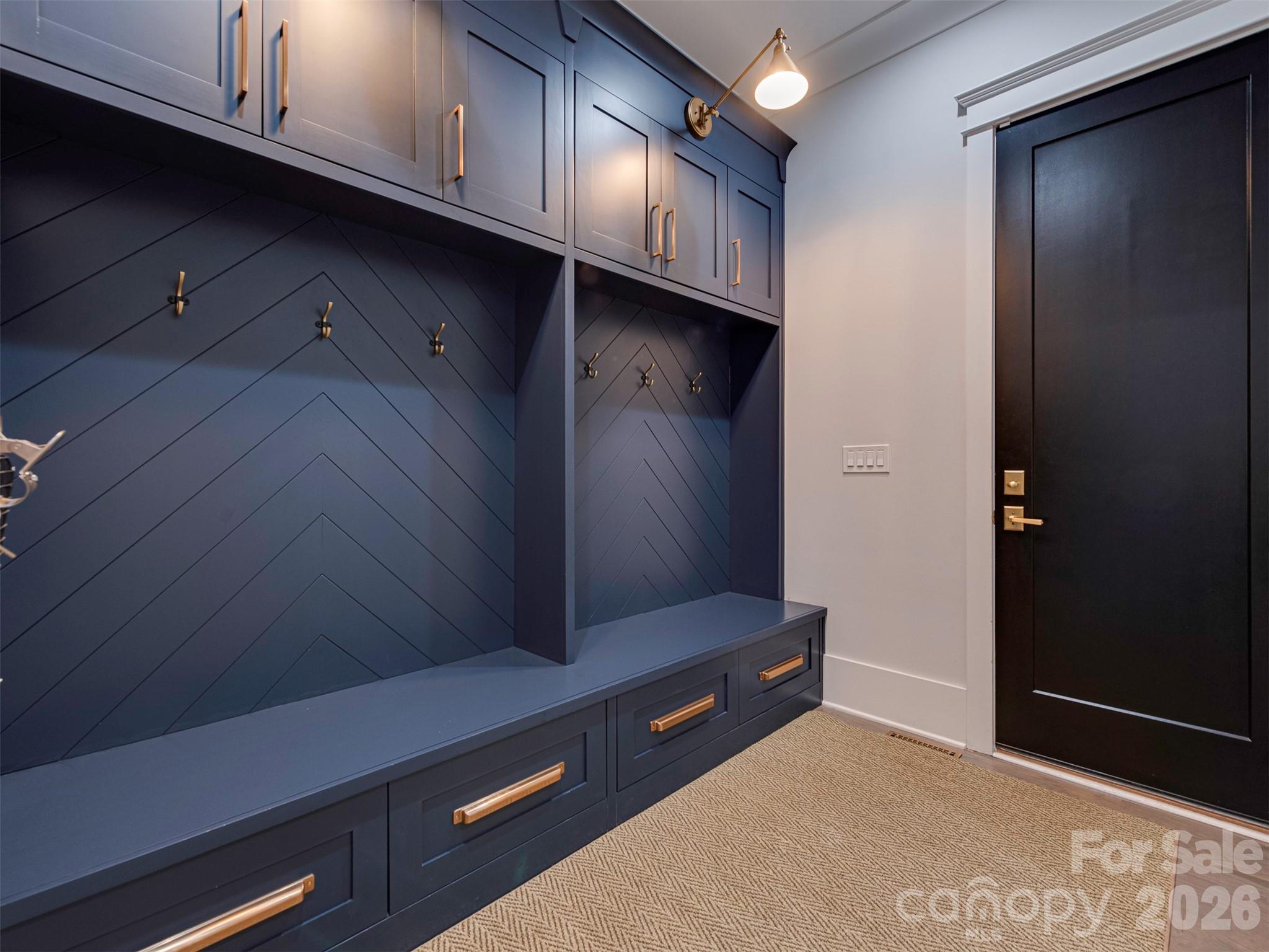 4009 Ridgecrest Avenue Charlotte, NC 28211 - Photo 18 of 43 a view of walk in closet