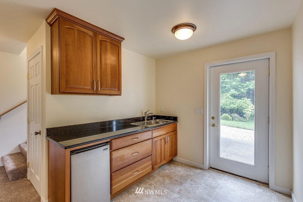 330 Northeast Riddell Road Bremerton, WA 98311 - Photo 13 of 25