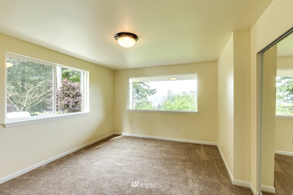 330 Northeast Riddell Road Bremerton, WA 98311 - Photo 15 of 25