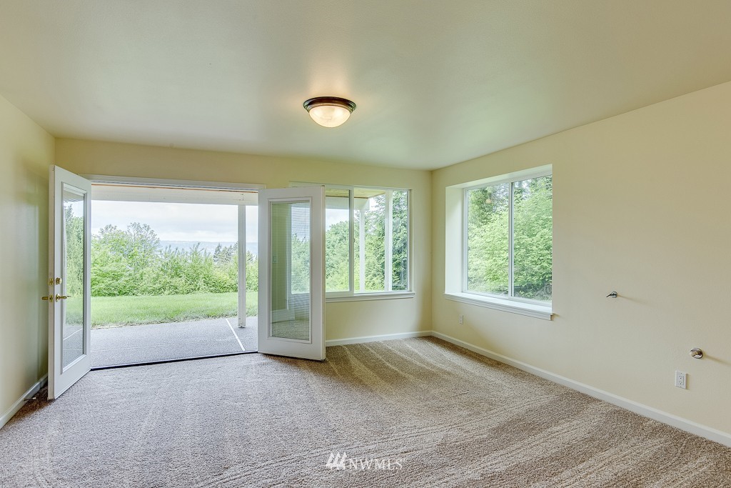 330 Northeast Riddell Road Bremerton, WA 98311 - Photo 17 of 25