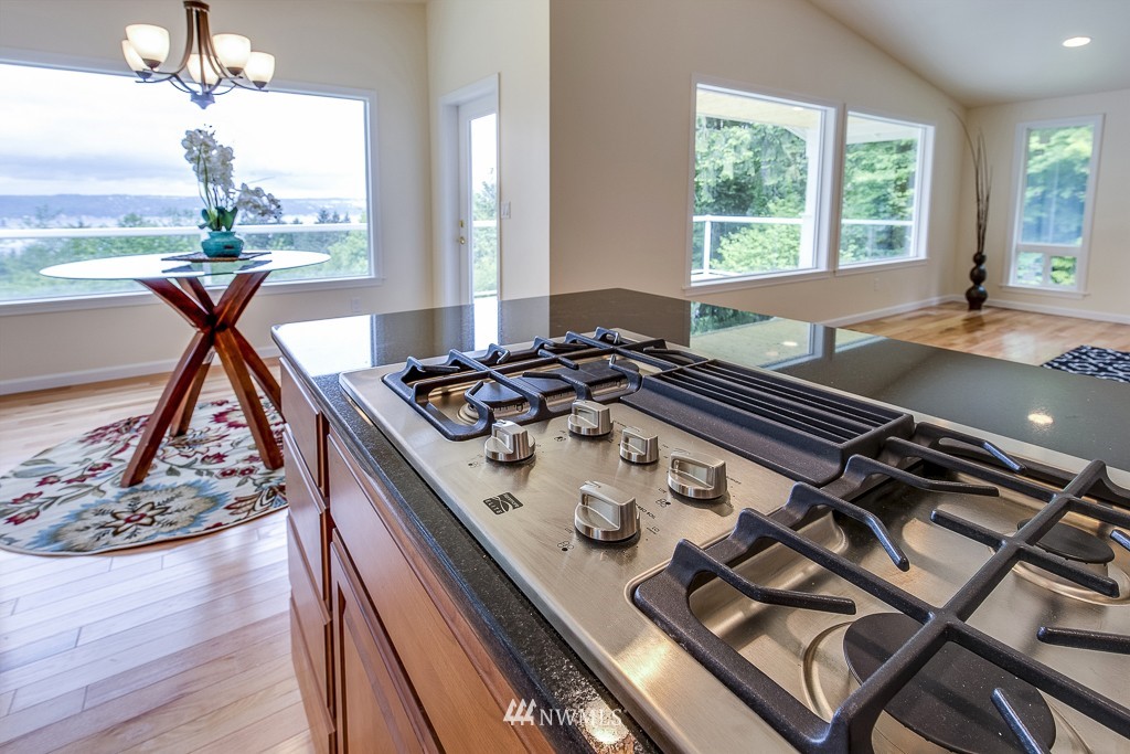 330 Northeast Riddell Road Bremerton, WA 98311 - Photo 5 of 25