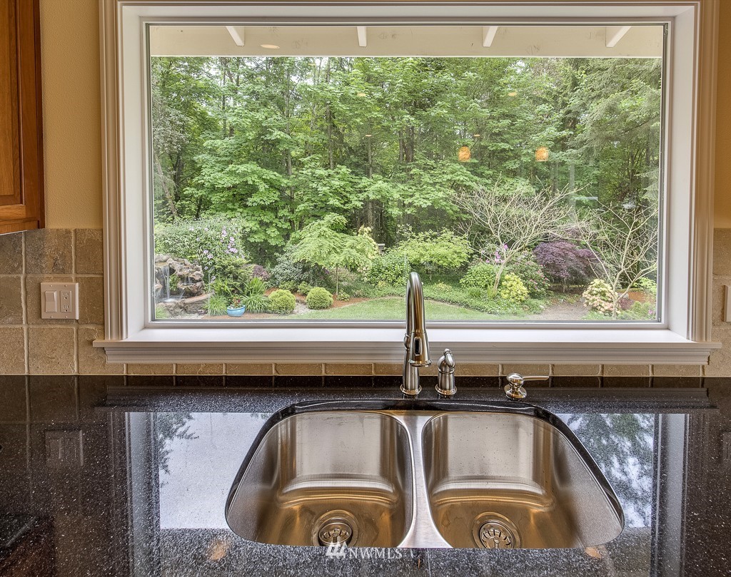 330 Northeast Riddell Road Bremerton, WA 98311 - Photo 6 of 25