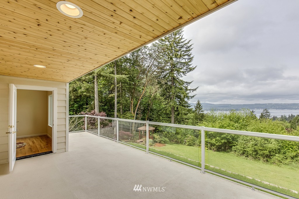 330 Northeast Riddell Road Bremerton, WA 98311 - Photo 8 of 25