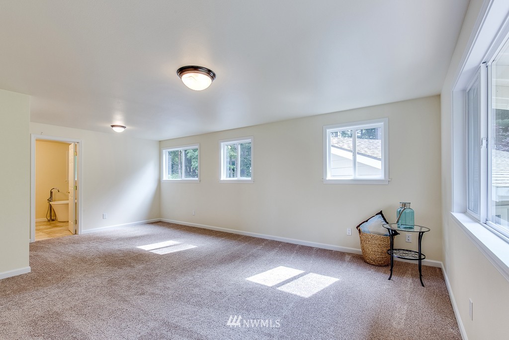 330 Northeast Riddell Road Bremerton, WA 98311 - Photo 9 of 25