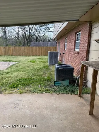 $235,000 | 425 West Chulahoma Avenue, Holly Springs, MS 38635