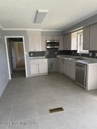 $235,000 | 425 West Chulahoma Avenue, Holly Springs, MS 38635
