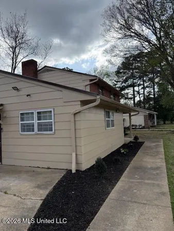 $235,000 | 425 West Chulahoma Avenue, Holly Springs, MS 38635