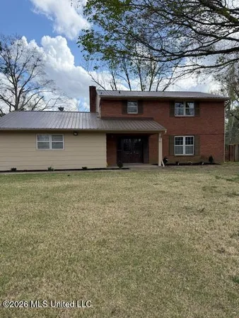 $235,000 | 425 West Chulahoma Avenue, Holly Springs, MS 38635