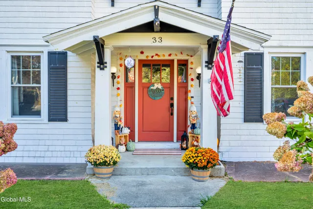 $345,000 | 33 Kingsboro Avenue, Gloversville, NY 12078
