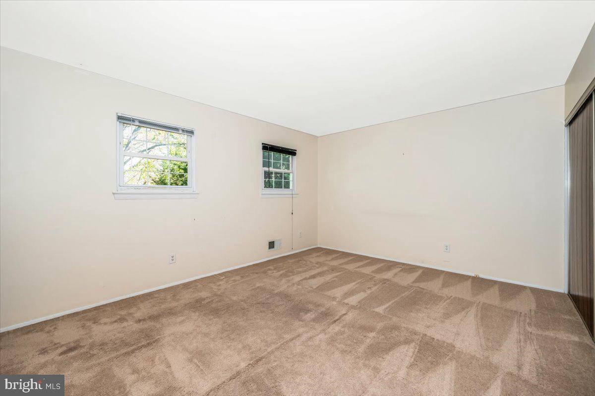 17305 Hoskinson Road Poolesville, MD 20837 - Photo 19 of 81 Primary Suite